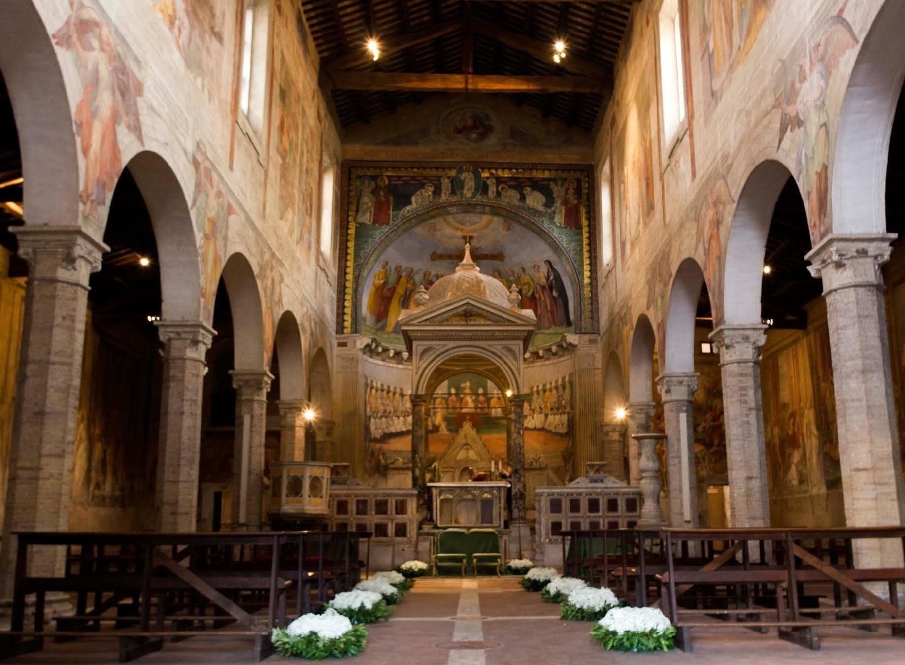 Visita serale in esclusiva: Santi Nereo e Achilleo tra fascino e mistero